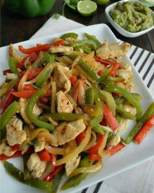 RECETA DE FAJITAS DE POLLO 431345956_1462627261268209_4576583705137832006_n