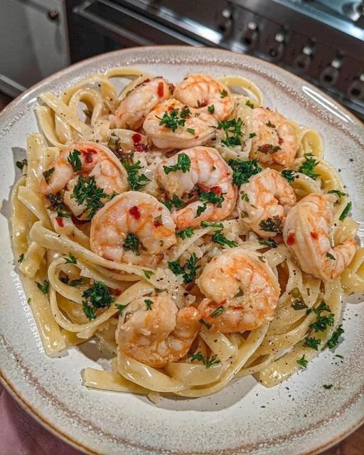 PASTA ALFREDO CON CAMARONES 432500535_1466462614218007_24112495090658070_n