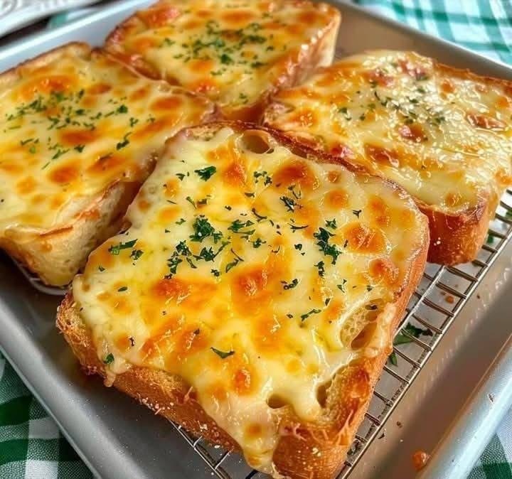 🧀🍞 Texas Toast with Melted Cheese IMG_3465